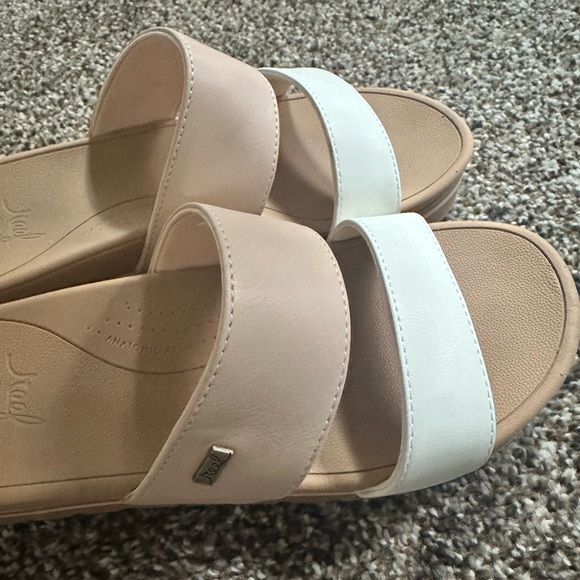 Reef Cream and Tan Double Strap Sandals - Picture 4 of 10
